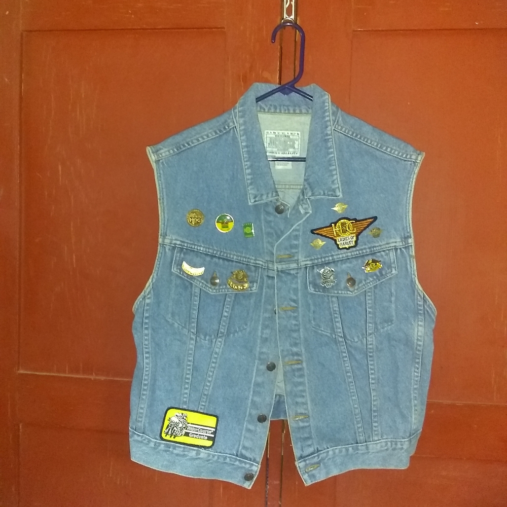 Vintage Denim Biker Vest Motorcycle event patches and pins inc Ladies of Harley